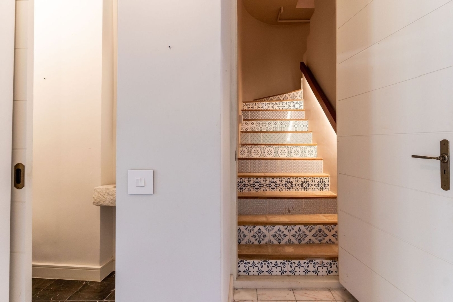 2 Bedroom Property for Sale in Tamboerskloof Western Cape